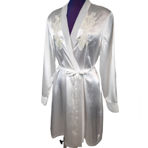 Vintage Linea Donatella White Satin Robe Floral Sequin Embroidered Size … - Picture 1 of 13